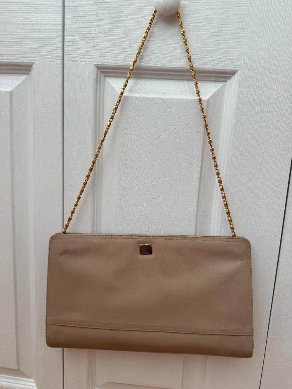 Femme Chic Vintage Beige Shoulder Bag Tuck-In Chain Convertible Clutch